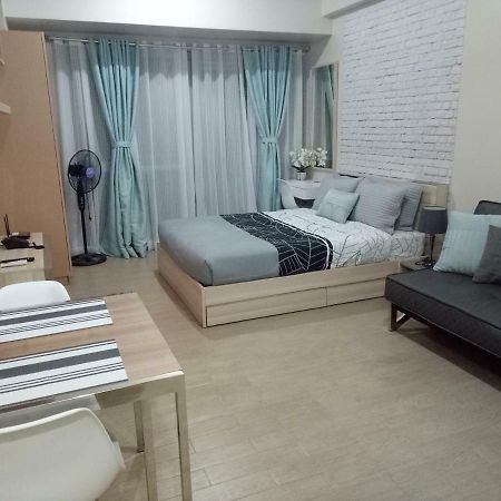 Eighty One Newport Boulevard Manila Exteriér fotografie