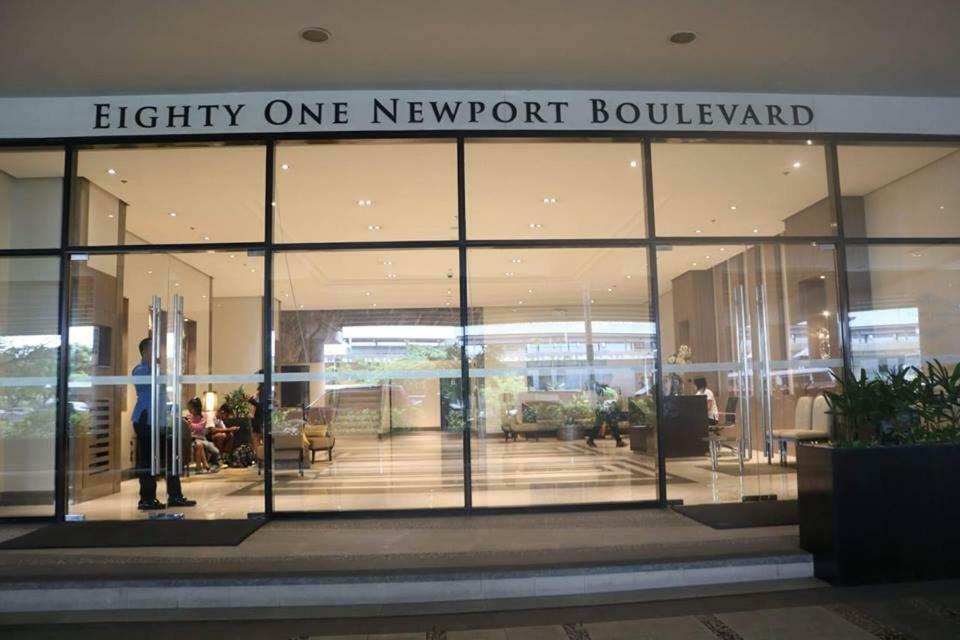 Eighty One Newport Boulevard Manila Exteriér fotografie