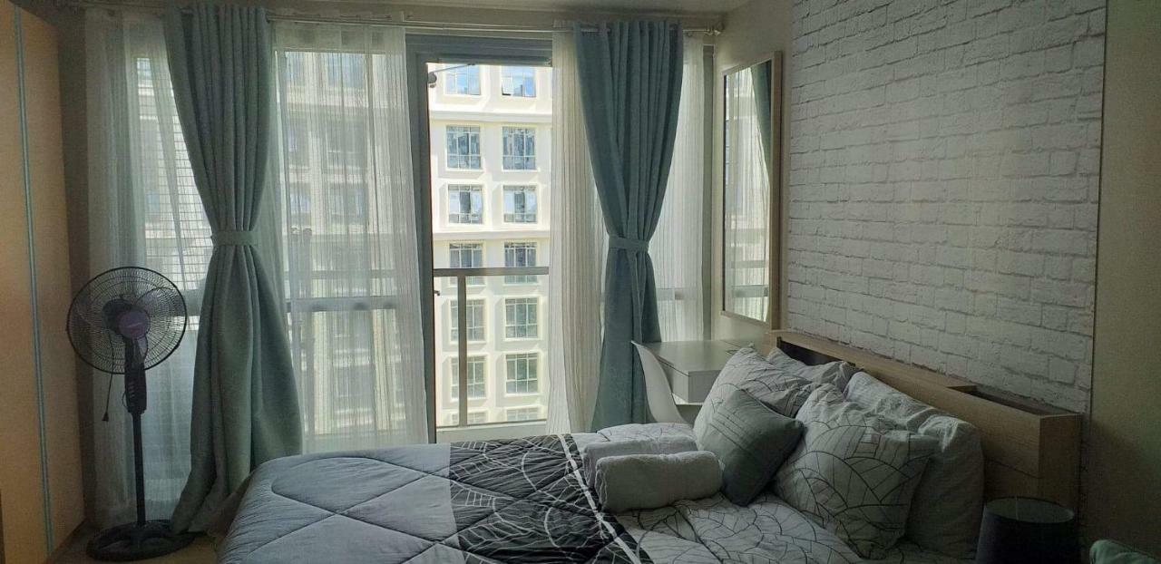 Eighty One Newport Boulevard Manila Exteriér fotografie